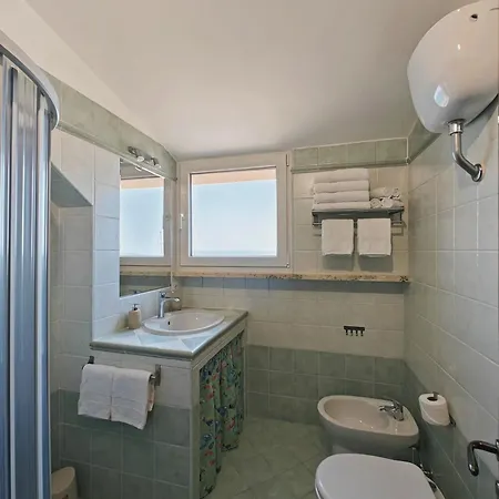 Апартаменты Elegant Seafront In - Beach Access