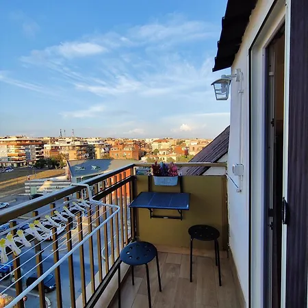 Elegant Seafront In - Beach Access Appartamento Lido di Ostia